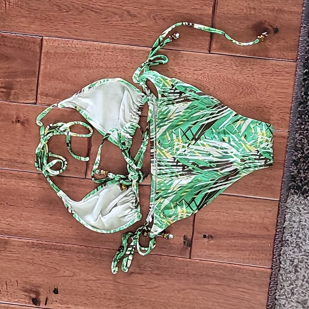 Bikini - Picture 2 of 3